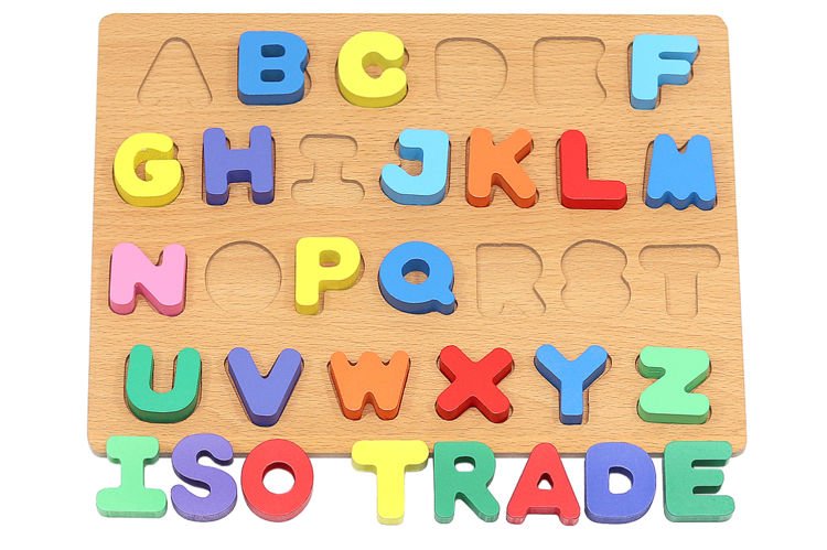 Alfabet pe tabla din lemn, puzzle pentru toti copii, 26 de litere