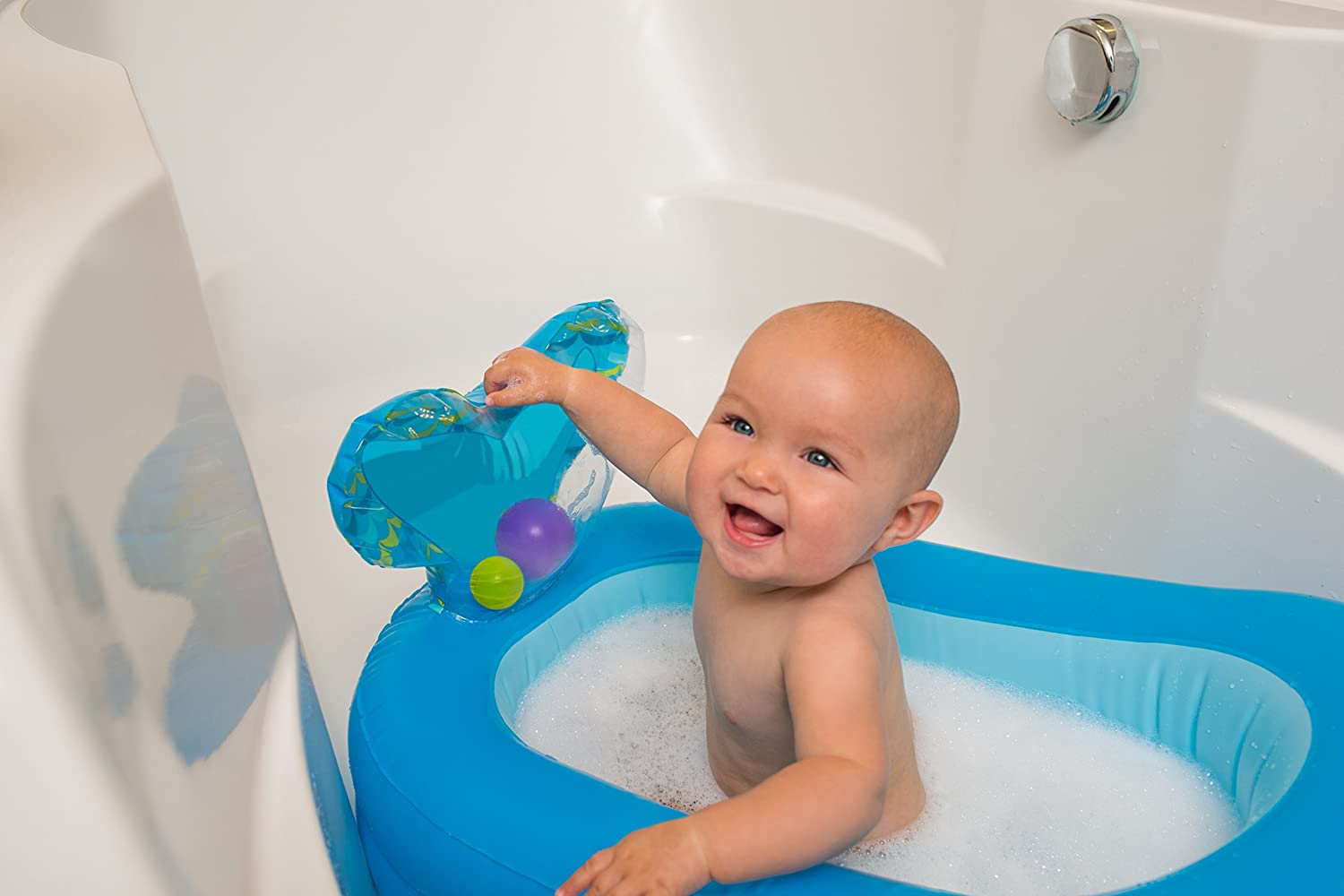 Cadita gonflabila pentru Bebelusi Infantino Whale Bubble Bath”, Dop pentru evacuare Apa, 10 Bile incluse, Albastru